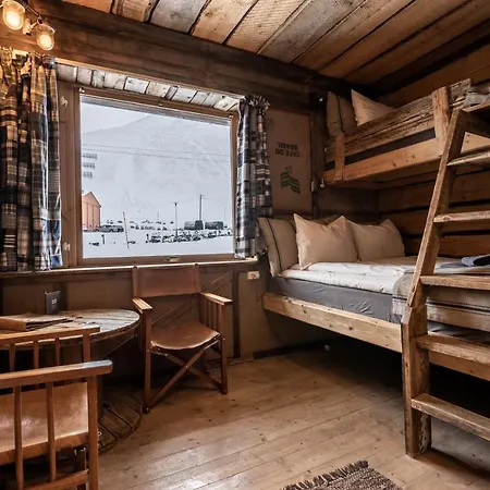 Basecamp Hotel 4*
