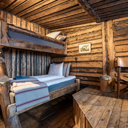 Hotel Basecamp