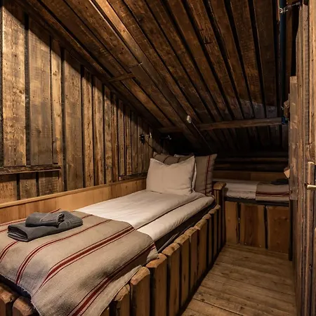 Basecamp Отель Лонгйир