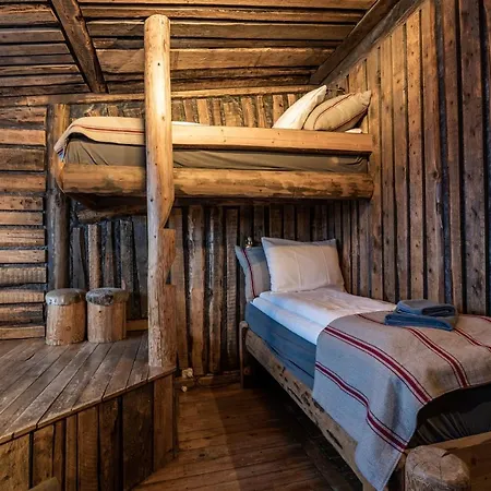 بيس كامب فندق لونغياربين