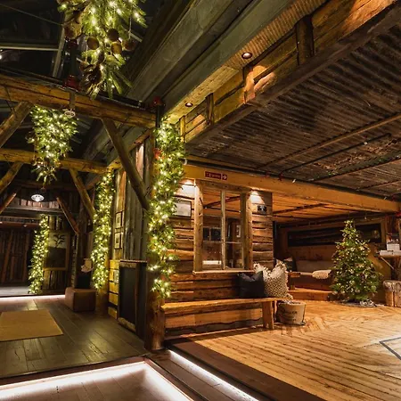 Отель Basecamp 4*