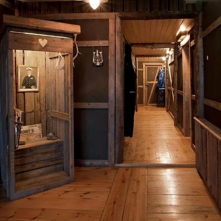 بيس كامب فندق 4*