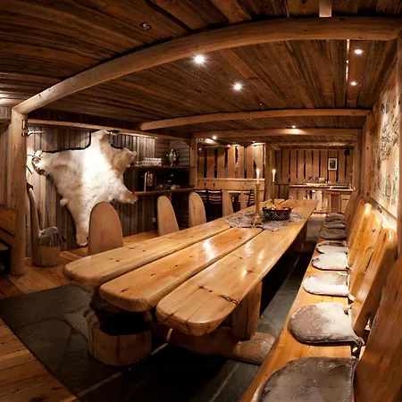 Отель Basecamp 4*