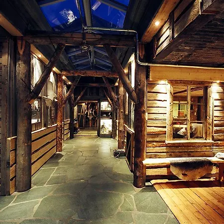 بيس كامب 4* لونغياربين