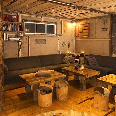 Basecamp Hotel