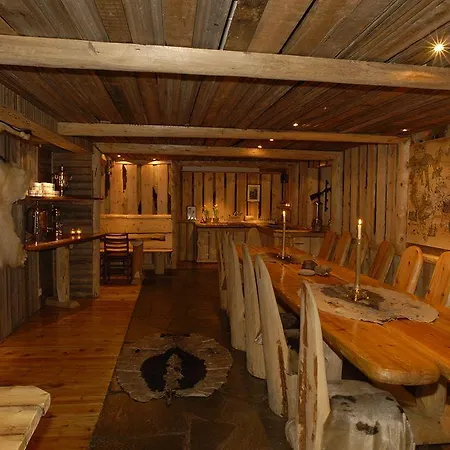 Basecamp Hotel Longyearbyen