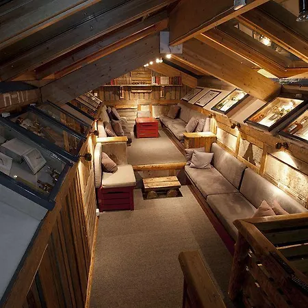Basecamp 4* Longyearbyen