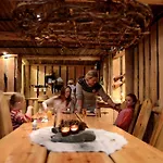 Hotel Basecamp Longyearbyen