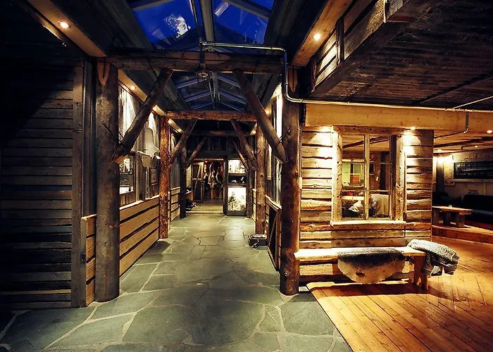 Basecamp 4* Longyearbyen